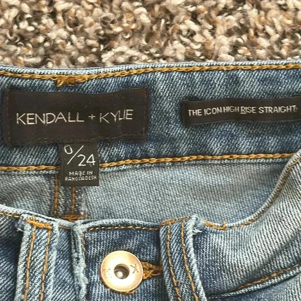 Kendall + Kylie Women’s Jeans - Picture 3 of 3